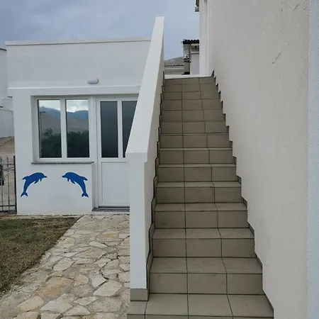 Dolphin House Apartman *