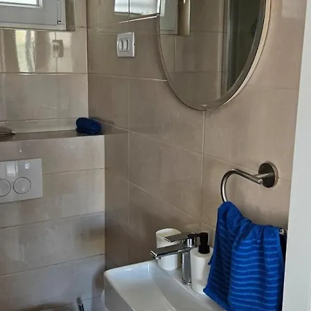 Dolphin House Apartman *